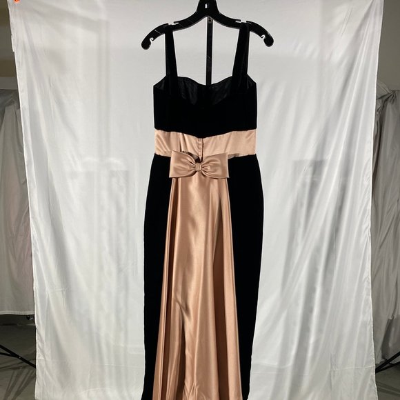 Jim Hjelm Occasions - Dress - Picture 3 of 6